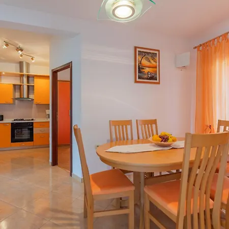 Vakantiehuis Maria, Familienfreundliches Mit Vir